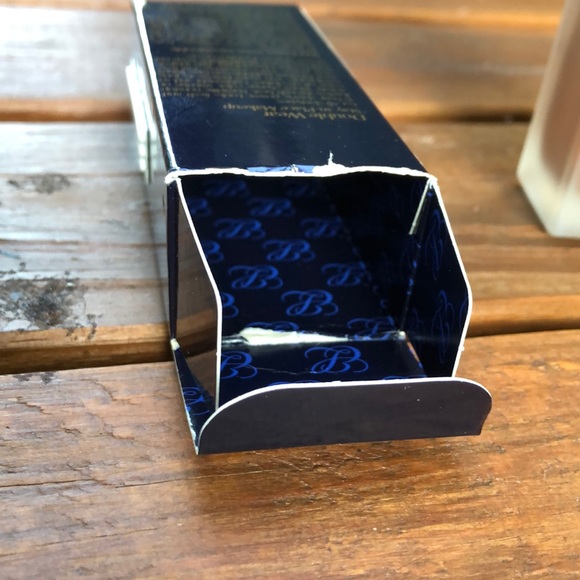 Estée Lauder Foundation Double Wear 8N1 Espresso Stay In Place - Picture 4 of 4